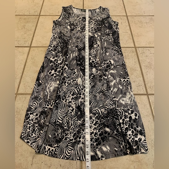 Amanda Collection Black White Grey Animal Print Sleeveless Dress - Size M - Picture 5 of 5